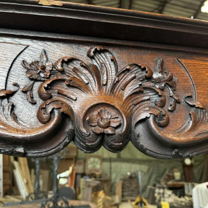 Louis XV mantel from Liège in richly carved oak, 19th century