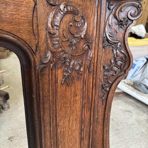 Louis XV mantel from Liège in richly carved oak, 19th century