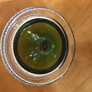 Borek Sipek voor Val-Saint-Lambert, kom op voet in geslepen groen kristal