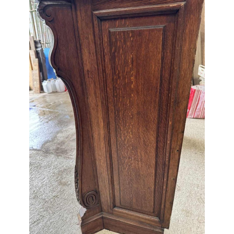 Louis XV mantel from Liège in richly carved oak, 19th century