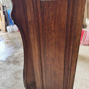 Cheminée Louis XV liégeoise en chêne richement sculpté, 19ème siècle