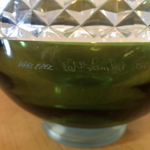 Borek Sipek pour Val-Saint-Lambert, coupe sur pied en cristal vert taillé