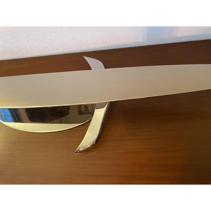 Laszlo Tibay “Walvis” sculptuur roestvrij staal, oplage Caster Bronz Kft 1/8