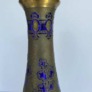 Val-Saint-Lambert, gegalvaniseerde vaas, VSL met monogram in de decoratie