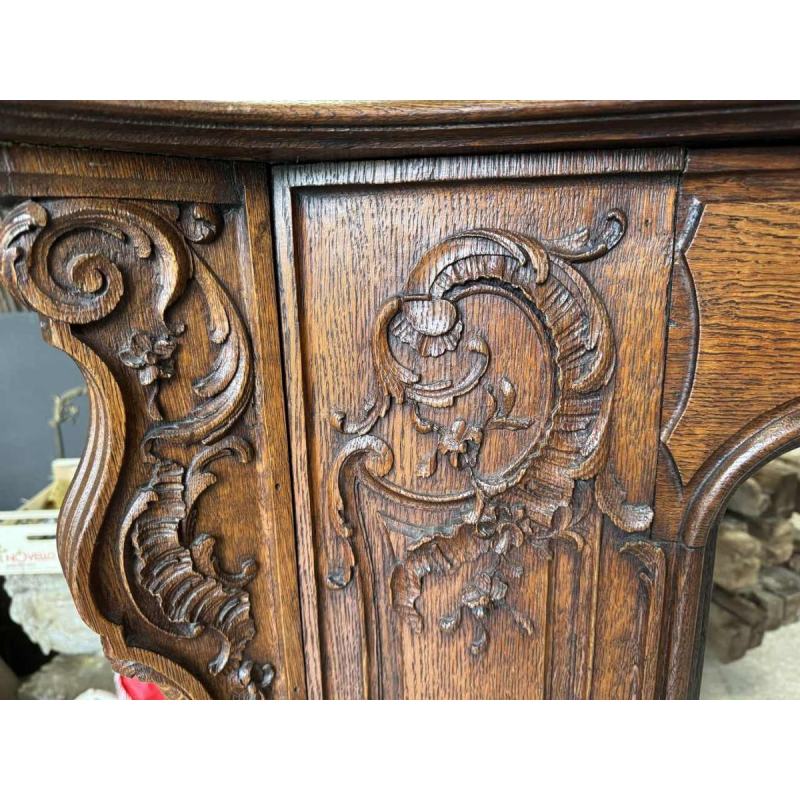 Louis XV mantel from Liège in richly carved oak, 19th century
