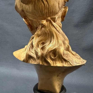 "Buste de Jeune fille aux roses" bronze sculpture, published by the compagnie des bronzes in Brussels