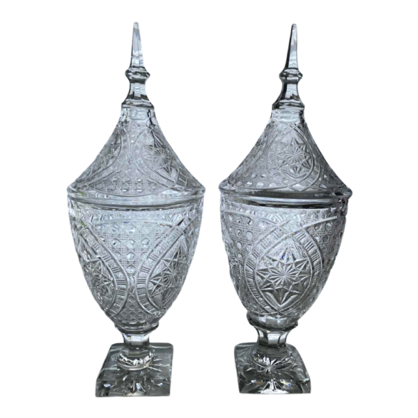 Val-Saint-Lambert, large pair of tall covered crystal vases (82 cm), signed and numbered.