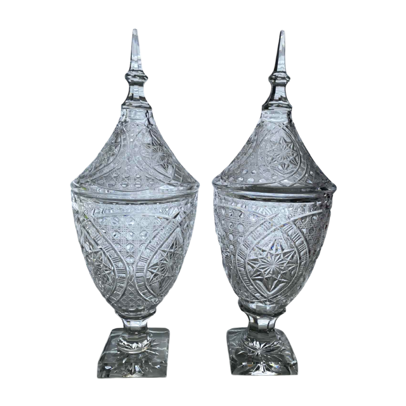 Val-Saint-Lambert, large pair of tall covered crystal vases (82 cm), signed and numbered.