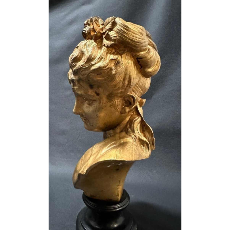 "Buste de Jeune fille aux roses" bronzen sculptuur, uitgegeven door de compagnie des bronzes in Brussel