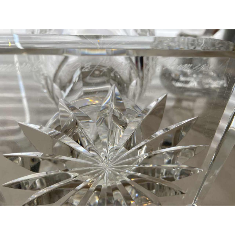 Val-Saint-Lambert, large pair of tall covered crystal vases (82 cm), signed and numbered.