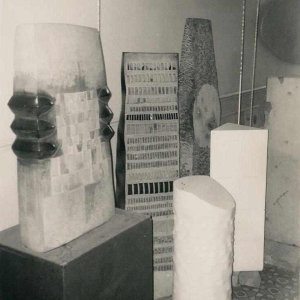 Richard Flament, abstract beeld 142cm in Mazy marmer, 1974