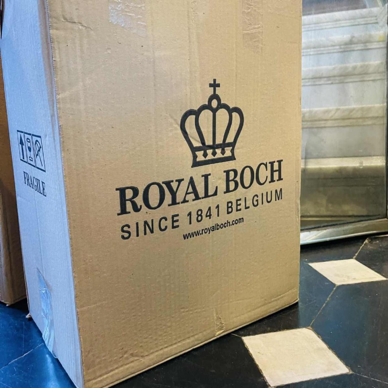 PATRICK VILLAS / Royal Boch 'Buste de panthÃ¨re' style Art DÃ©co, sculpture cÃ©ramique blanche, ca 2000