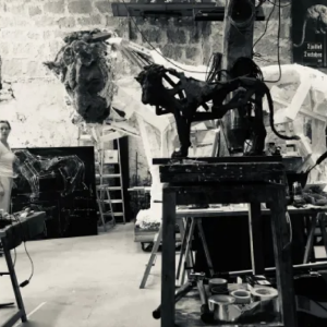 PATRICK VILLAS / Royal Boch 'Buste de panthÃ¨re' style Art DÃ©co, sculpture cÃ©ramique blanche, ca 2000