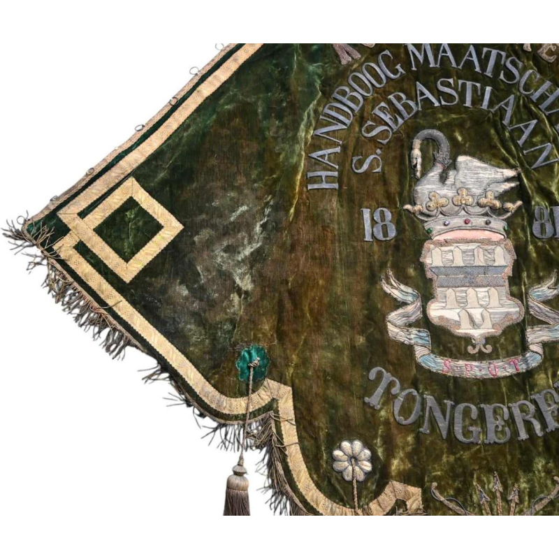 Grand drapeau historique “Confrérie Royale de l’Arbalète Saint Sébastien“ Tongres 1881