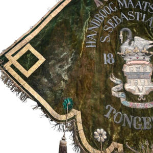 Grote historische vlag “Koninklyke Handboog Maatschappij Sint Sebastiaan“ Tongeren 1881