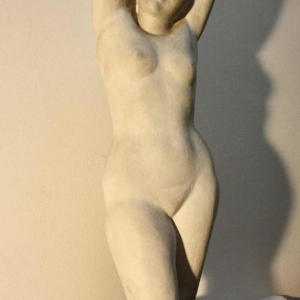 Fernand Debonnaires “Naakte vrouw”, Art Deco-sculptuur in gips, 20e eeuw