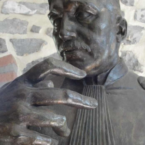 Bust of the famous lawyer Jules Destrée