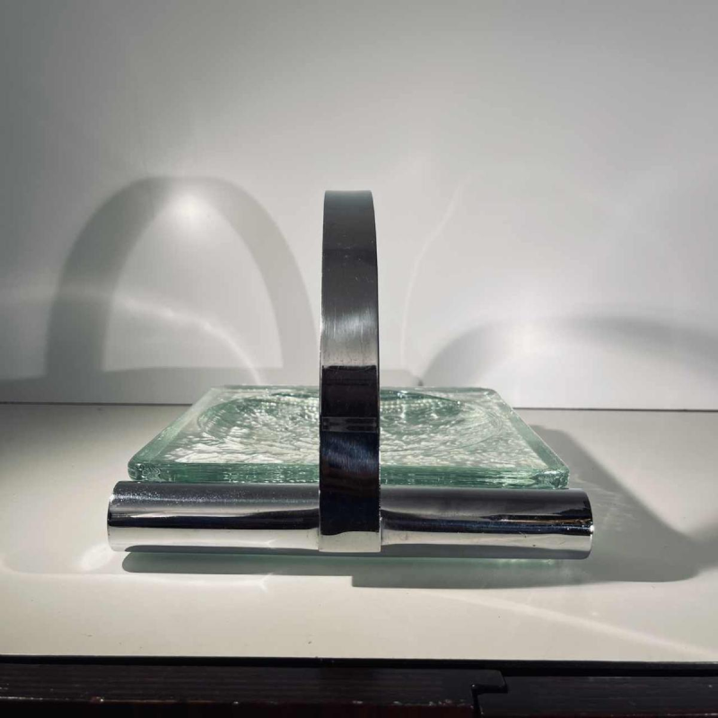 Jacques Adnet, Art Deco lege zak in verchroomd staal en dik getextureerd glas, 20e eeuw
