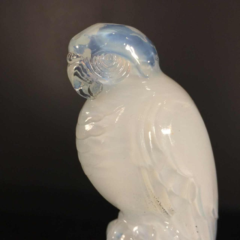 Charles Graffart Val Saint Lambert LUXVAL, perruche Art DÃ©co verre opalescent