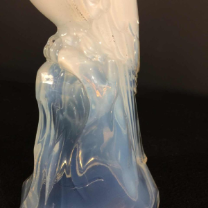 Charles Graffart Val Saint Lambert LUXVAL, perruche Art DÃ©co verre opalescent