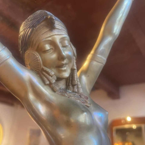 Demetre Chiparus “Danseuse Egyptienne“ sculpture Art Déco en bronze, socle marbre