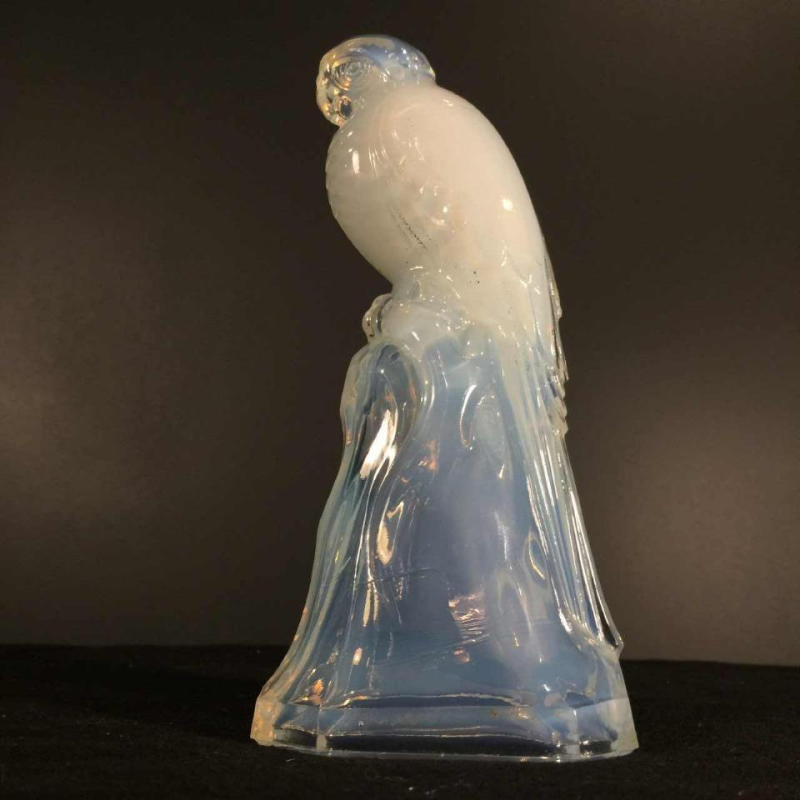 Charles Graffart voor Val Saint Lambert LUXVAL, Art Deco parkiet opalescent glas