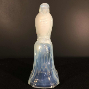 Charles Graffart voor Val Saint Lambert LUXVAL, Art Deco parkiet opalescent glas