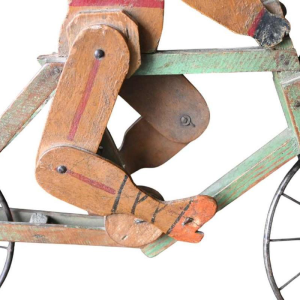 Jouet articulé de cycliste en bois – art populaire belge, début du XXe Siècle