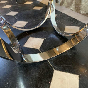 ROGER SPRUNGER voor DUNBAR, Salon Lounge Tafel, Gedraaid Verchroomd Staal 70s