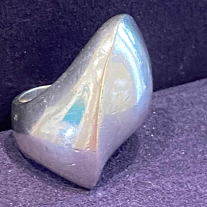 Nanna Ditzel pour Goerg Jensen, bague N°91 en argent massif, Danemark ca 1960