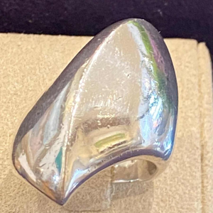 Nanna Ditzel pour Goerg Jensen, bague N°91 en argent massif, Danemark ca 1960