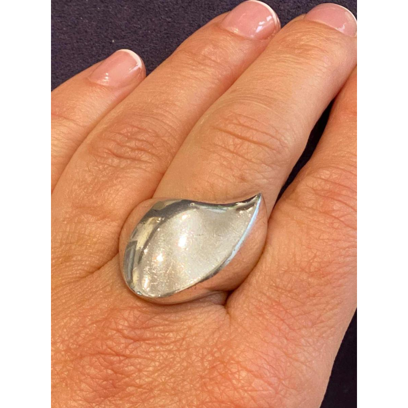 Nanna Ditzel pour Goerg Jensen, bague N°91 en argent massif, Danemark ca 1960