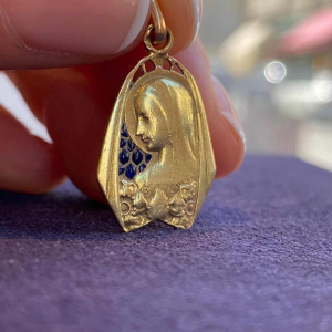 J. Holy, medal of the Virgin Mary in gold & blue plique-à-jour enamels, 20th c