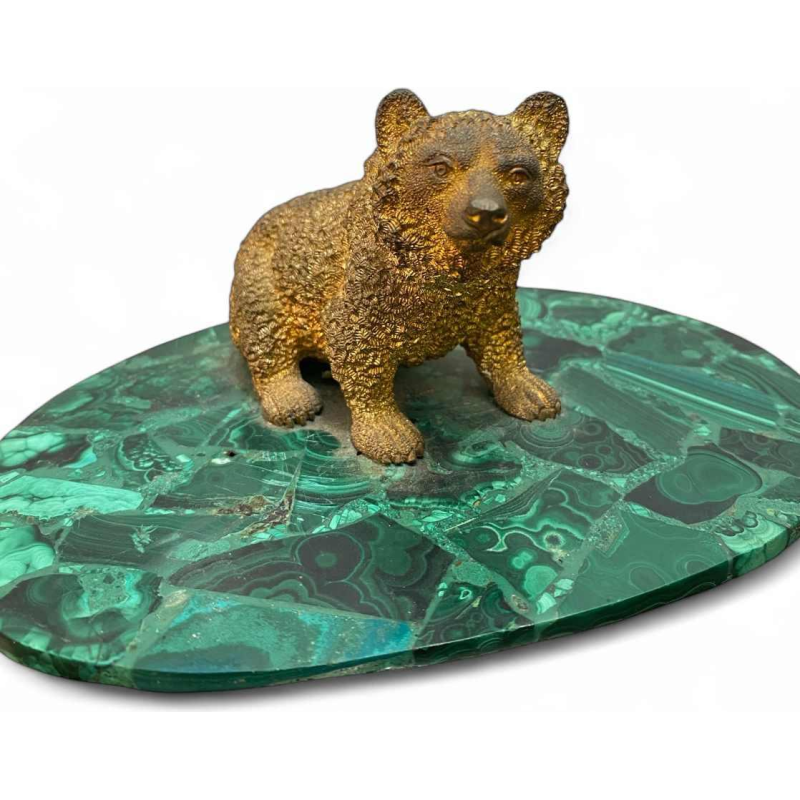 Sculpture en bronze, statuette d'ours sur un socle ovale en malachite