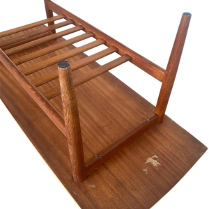 Table basse scandinave vintage en teck (à restaurer) Danemark 1960s