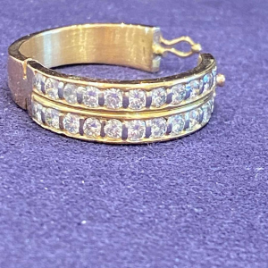 Bague à système d'ouverture or & diamants, ca 1990