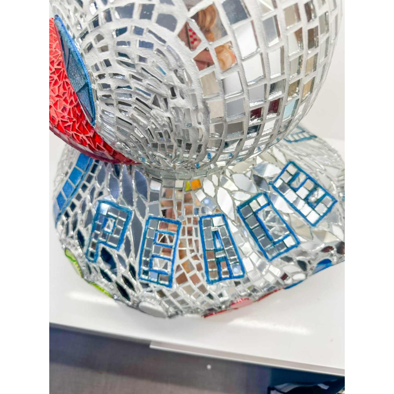 Cla Râ Rose, sculpture “Canard géant“ mosaïque de carreaux de faïence et miroir, XXIe siècle