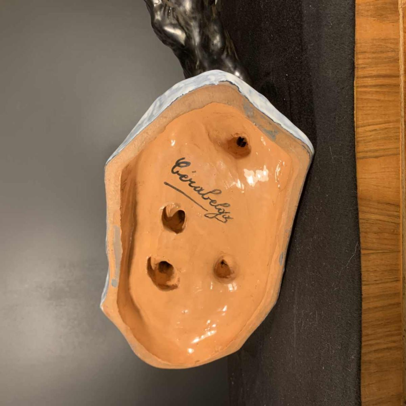 ANTOON AMORGASTI voor CERABELGA, Art Deco zwarte keramische ijsbeer, circa 1930