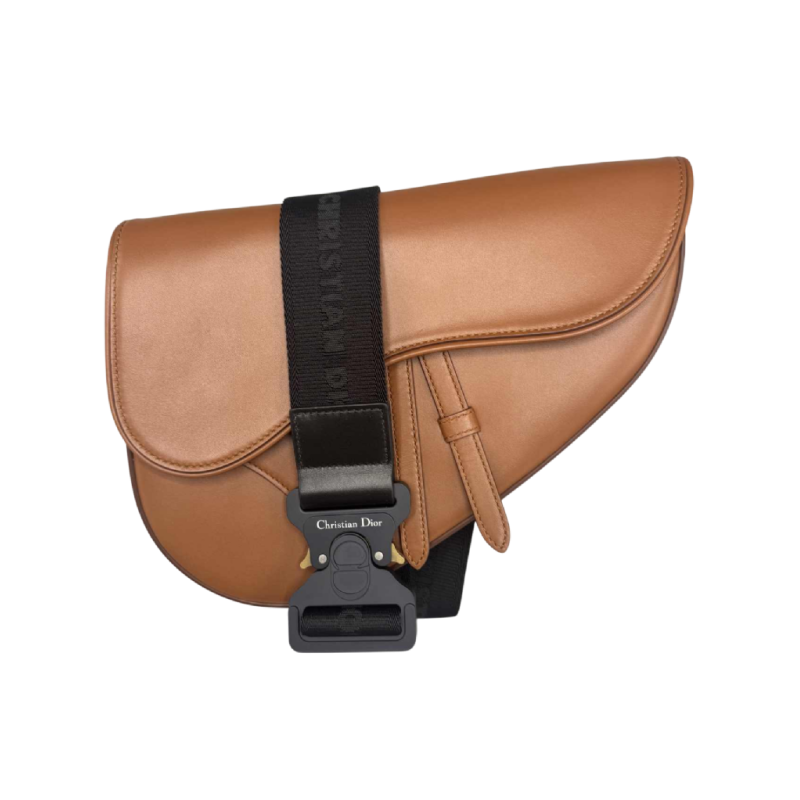 Christian Dior. Saddle Bag en cuir de veau lisse cognac.