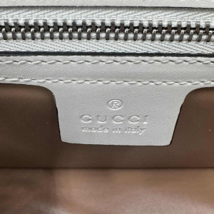 Gucci. Sac Lilith en cuir blanc et python