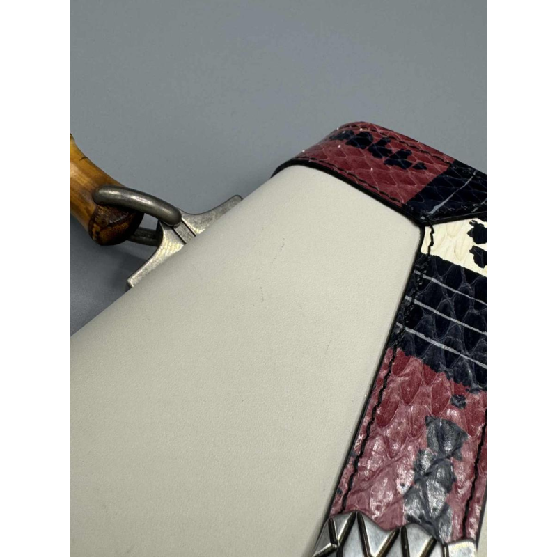 Gucci. Lilith tas van wit leer en python