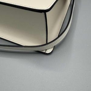 Gucci. Lilith tas van wit leer en python