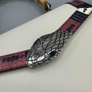 Gucci. Lilith tas van wit leer en python