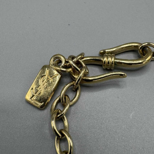 Yves Saint Laurent. Collier coeur