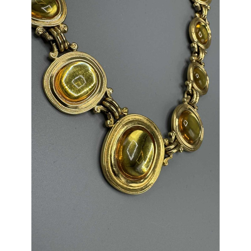 Yves Saint Laurent. Collier composé de médaillons