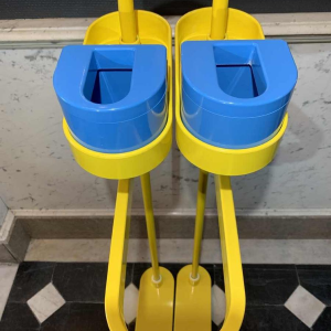 Metalplastica Lucchese, Valet de Chambre / Porte Serviettes Style Memphis 1970s