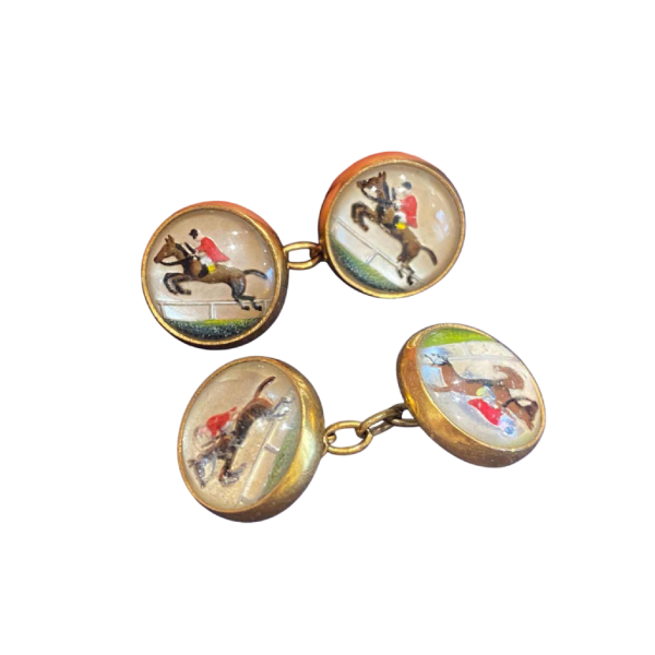 Essex Crystal, paire de boutons de manchette 'cavalier sautant un obstacle', ca 1920