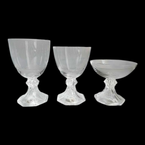 Val Saint Lambert “Yale” crystal service: 12 champagne coupes, 9 red wine glasses, 6 white wine glasses, 1970s