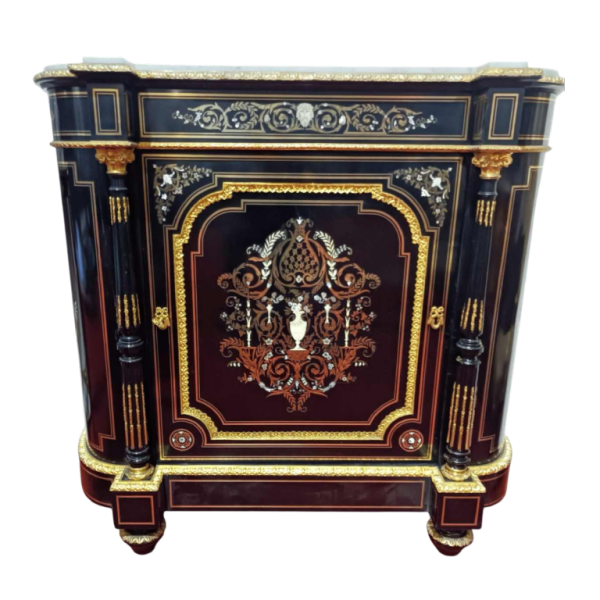 Napoleon III-buffetkast van zwartgebeitst hout, ingelegd met messing, parelmoer en been, eind 19e eeuw