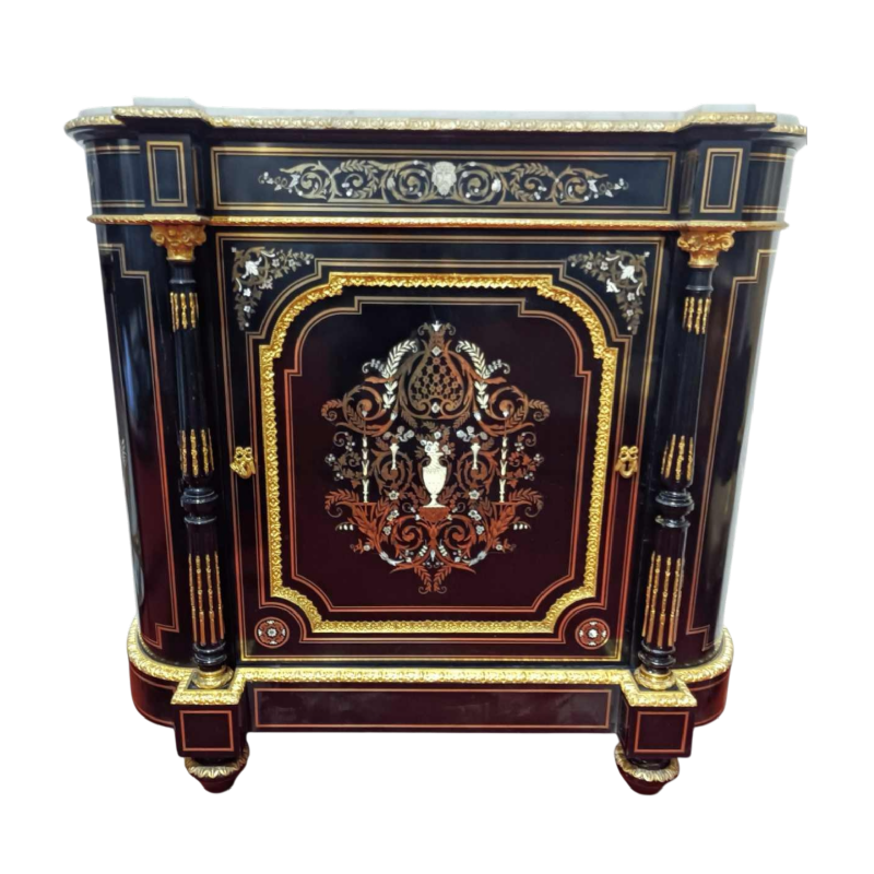 Buffet Napoléon III en bois noirci, marqueterie de laiton, nacre et os, fin XIXe s
